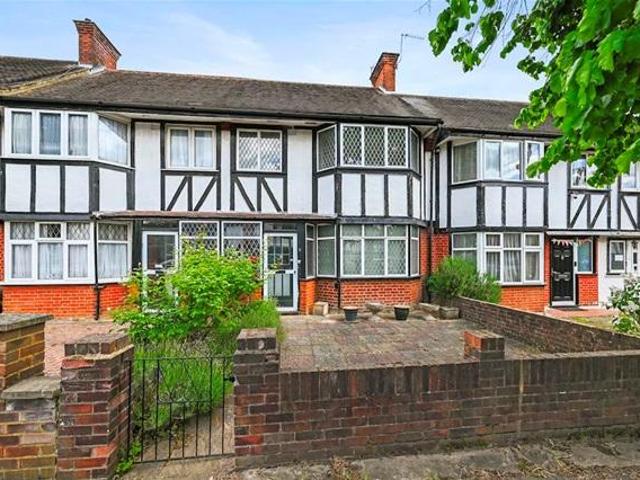 House for sale in London Borough of Ealing, Park Royal