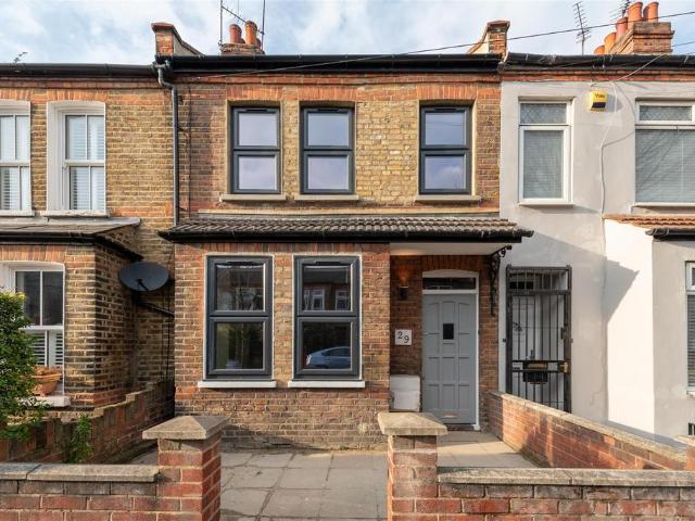 House for sale in Hale End, Greater London
