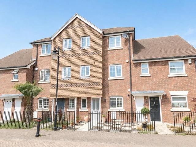 House for sale in Elvetham Heath, Hart