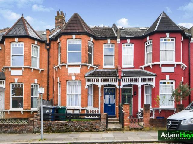 House for sale in Finchley, Greater London