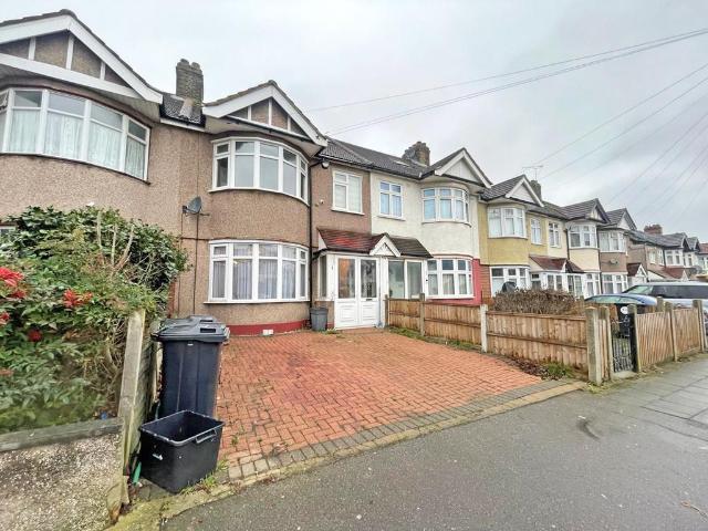 House for sale in Newbury Park, Greater London