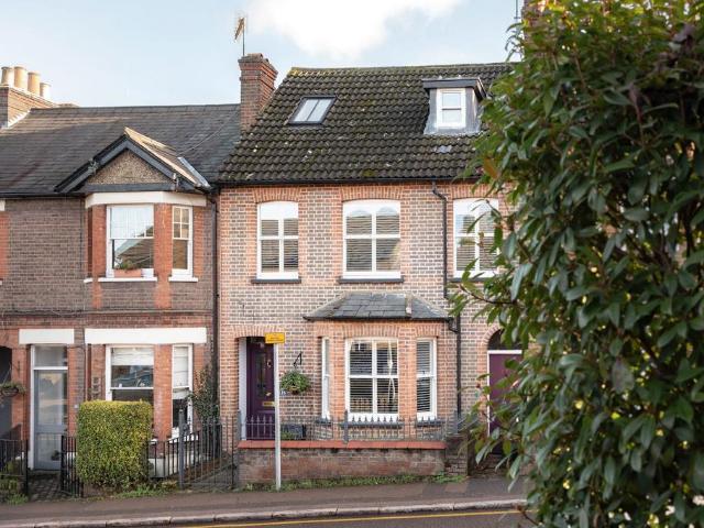 House for sale in Ashlyns Estate, Pouchen End