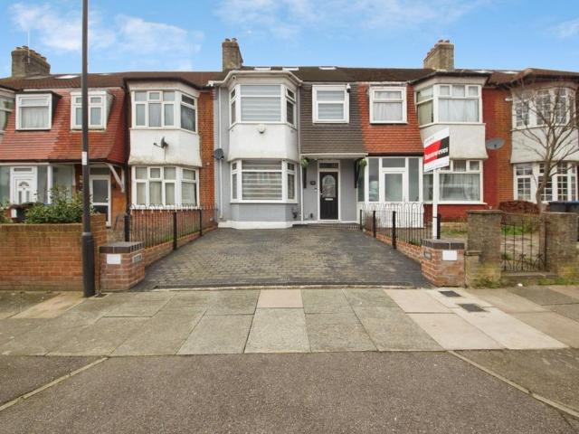 House for sale in Edmonton, Greater London