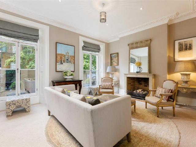House for sale in Royal Borough of Kensington and Chelsea, Greater London