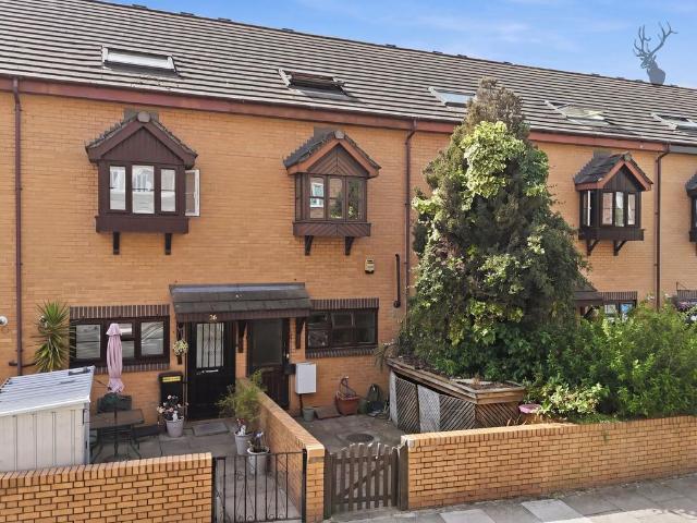House for sale in Old Ford, Bow