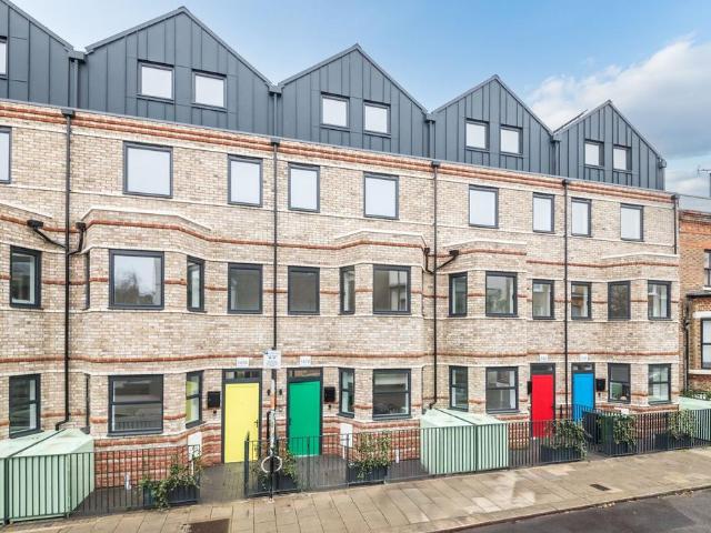 House for sale in Herne Hill, Greater London