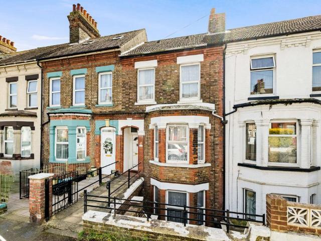 House for sale in Buckland, Ash