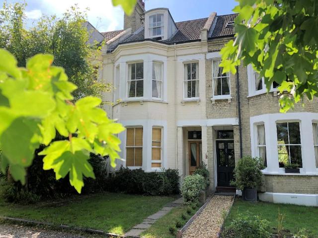 House for sale in Horsham, West Sussex