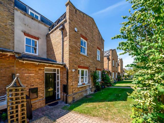 House for sale in Dulwich Village, Greater London