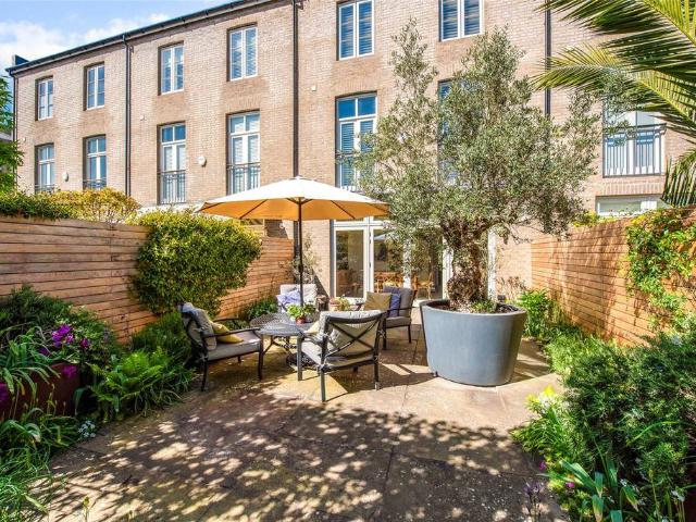 House for sale in Chichester, Littlecote
