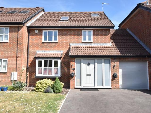 House for sale in Pachesham Park, Surrey