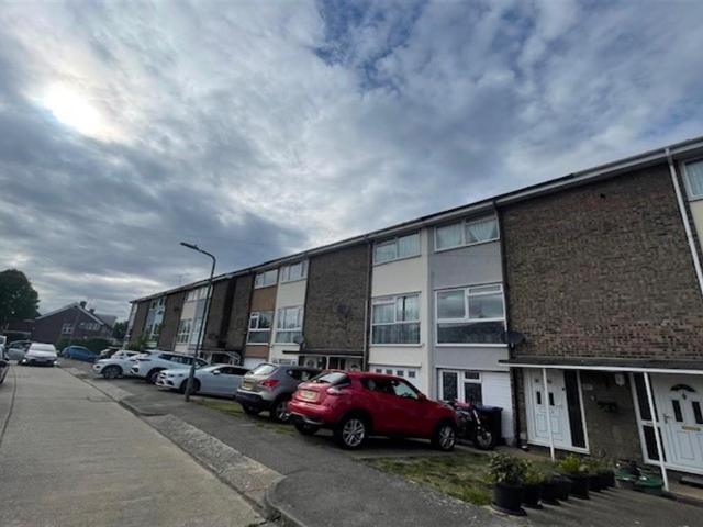 House for sale in Alton Barnes, Essex