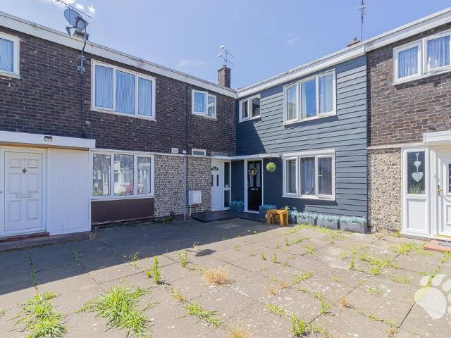 House for sale in Lee Chapel, Essex