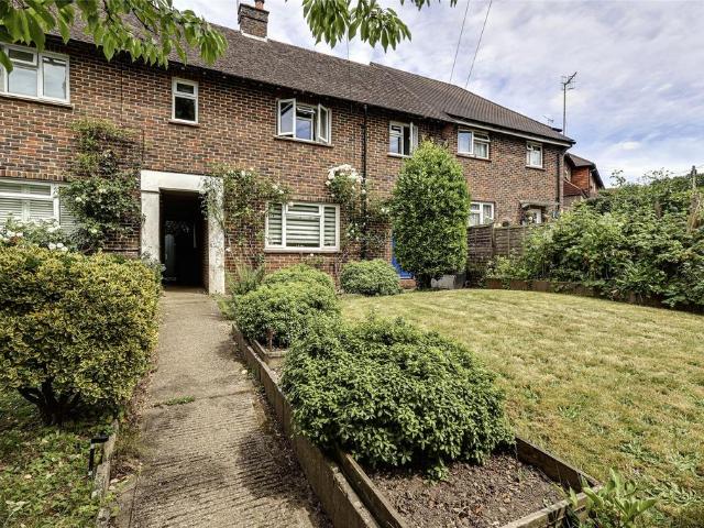 House for sale in Hillview, Surrey