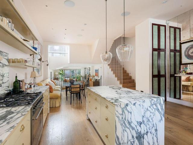 House for sale in Shepherd's Bush, Greater London