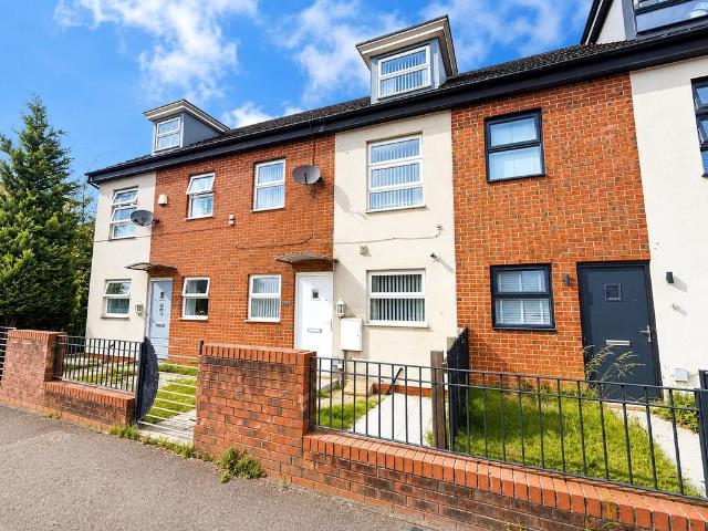 House for sale in Georgia, Greater Manchester