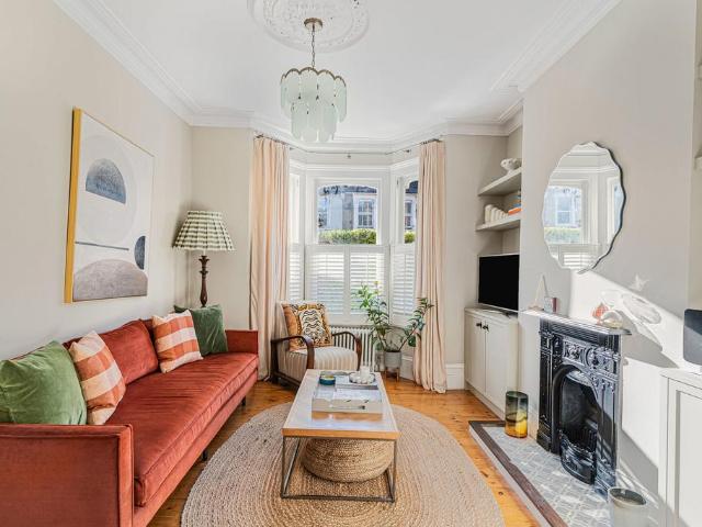 House for sale in Clapton Park, Greater London