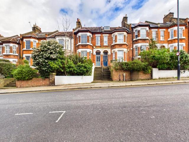 House for sale in Charlton, Greater London