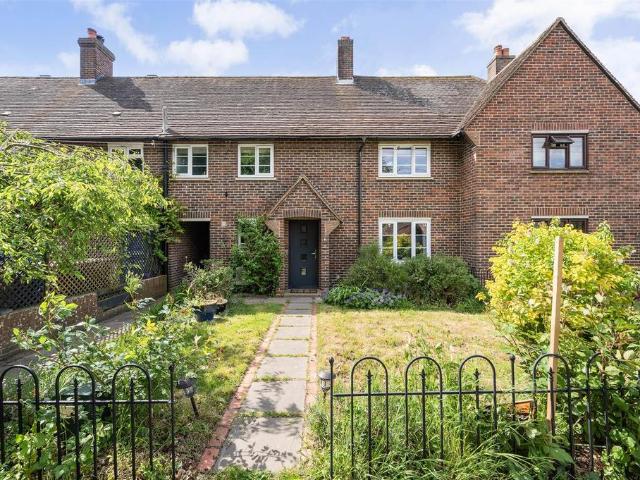 House for sale in Littlecote, West Sussex