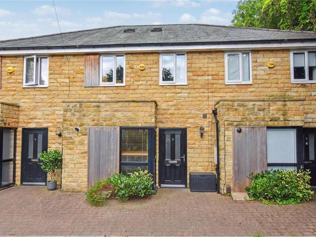 House for sale in Hyde Park, West Yorkshire