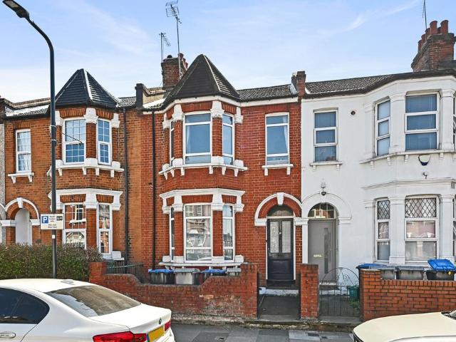 House for sale in Cricklewood, Greater London