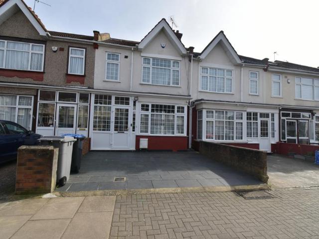 House for sale in Alperton, Greater London