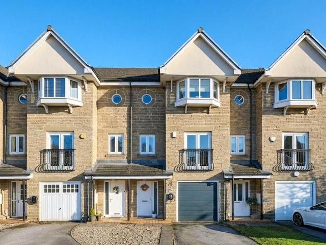 House for sale in Henshaw, Yeadon