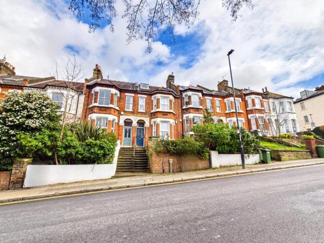 House for sale in Charlton, Greater London