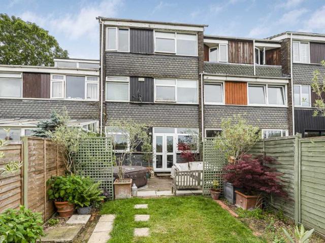House for sale in Henley-on-Thames, Berrick Salome
