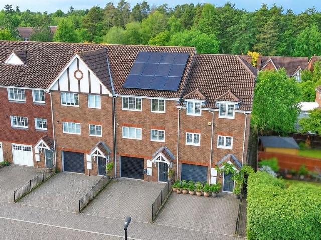 House for sale in Elvetham Heath, Hart
