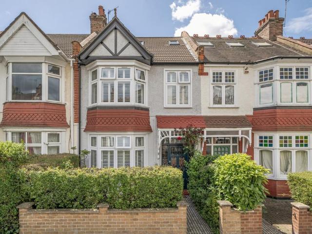 House for sale in Lane, Greater London