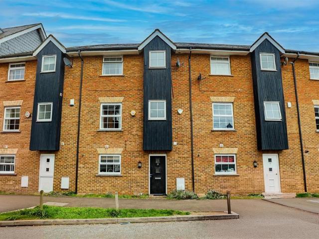 House for sale in Pouchen End, Hertfordshire