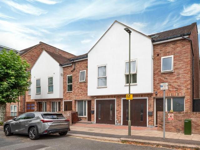 House for sale in London Borough of Barnet, Greater London