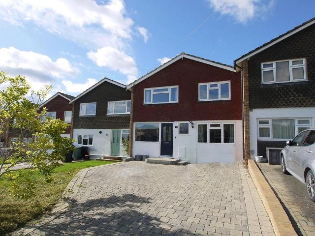 House for sale in The Butts, Kent
