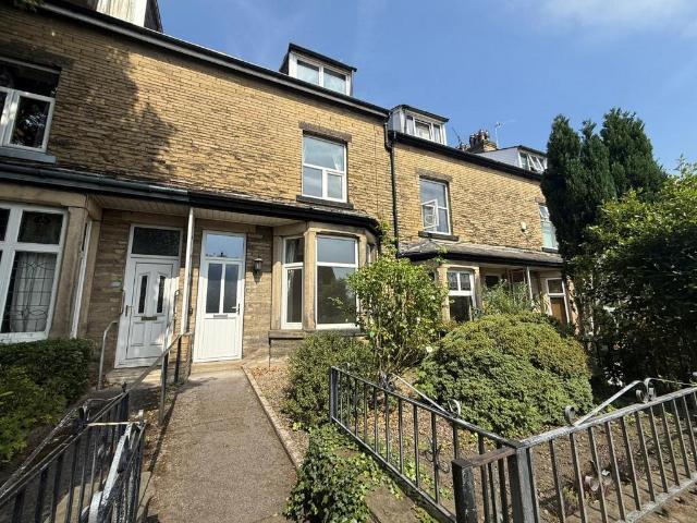 House for sale in Baildon, West Yorkshire