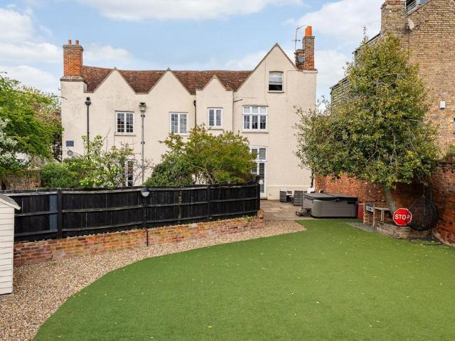 House for sale in Kings Hill, Colliers End