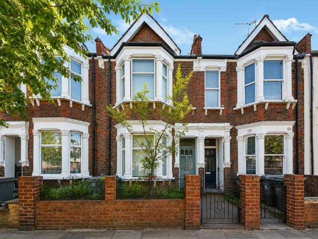 House for sale in Harlesden, Greater London