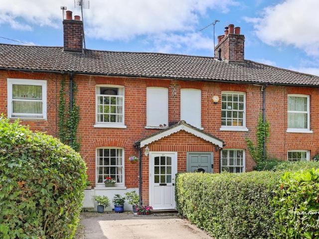 House for sale in Coopersale Street, Epping