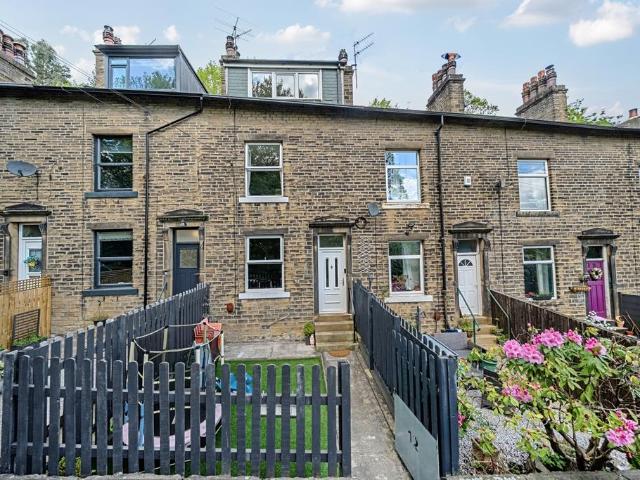 House for sale in Willowfield, Sowerby Bridge