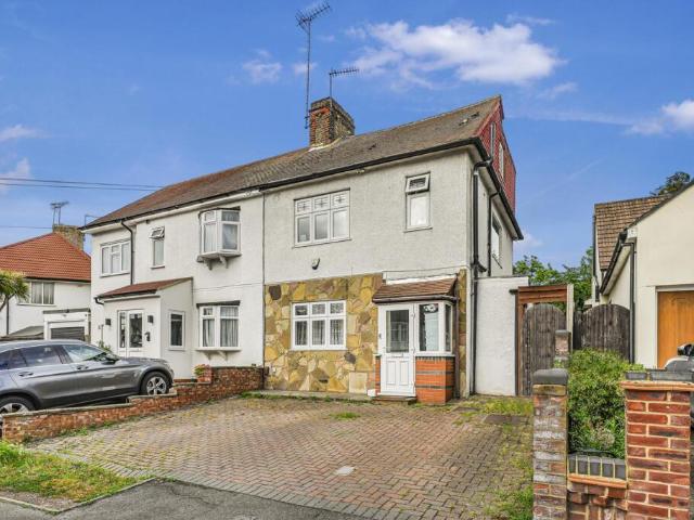 House for sale in Chingford, Greater London