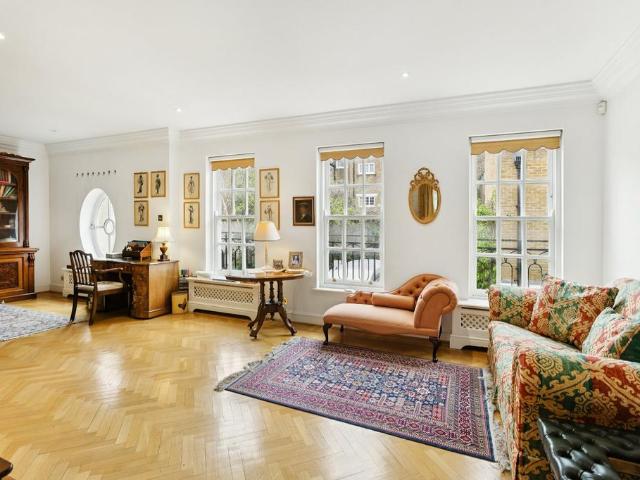 House for sale in Brompton, Greater London