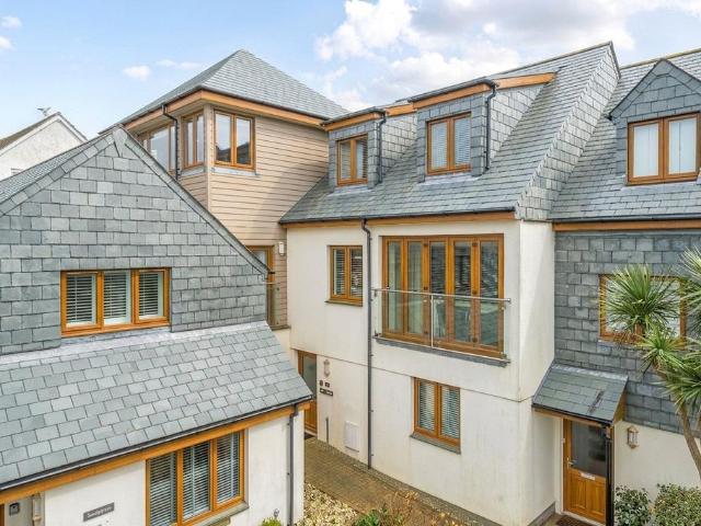 House for sale in Port Gaverne