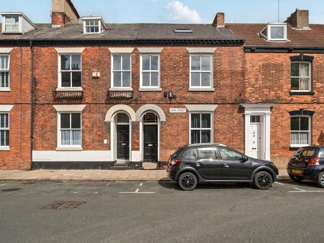 House for sale in Old Town, Hull