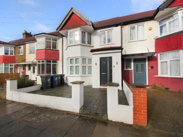 House for sale in London Borough of Ealing, Park Royal