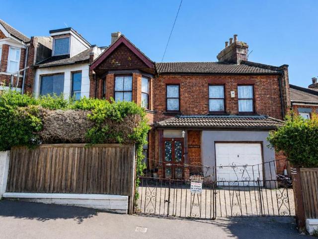 House for sale in Clive Vale, Guestling Green