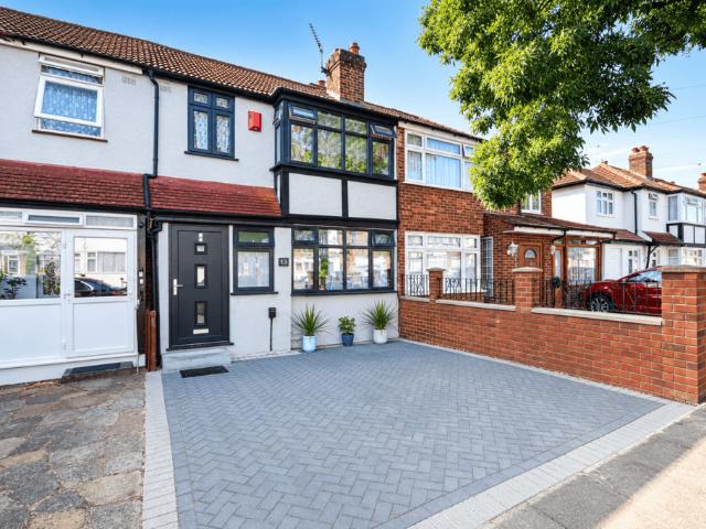 House for sale in London Borough of Ealing, Perivale