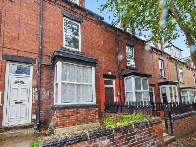 House for sale in Armley, West Yorkshire