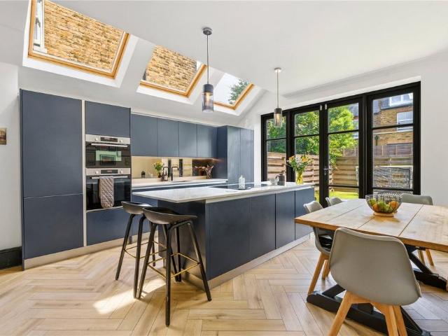 House for sale in Clapham Junction, Greater London