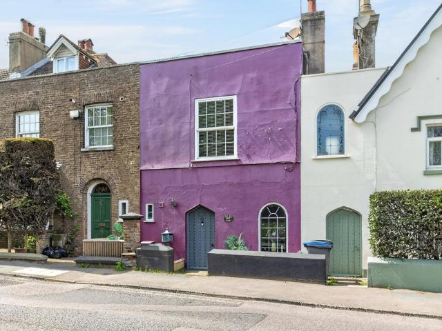 House for sale in Upper Walmer, Ash