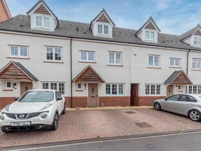 House for sale in Stoke Pound, Bromsgrove